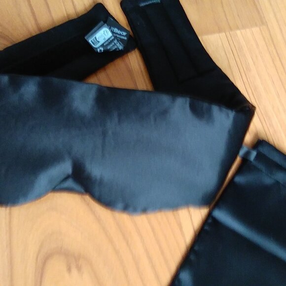 100% Mulberry Silk Sleep Mask With Silk Storage Pouch - Picture 5 of 7